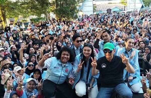 Ribuan Masyarakat Padati Kampanye Cagub Andra Soni-Dimyati