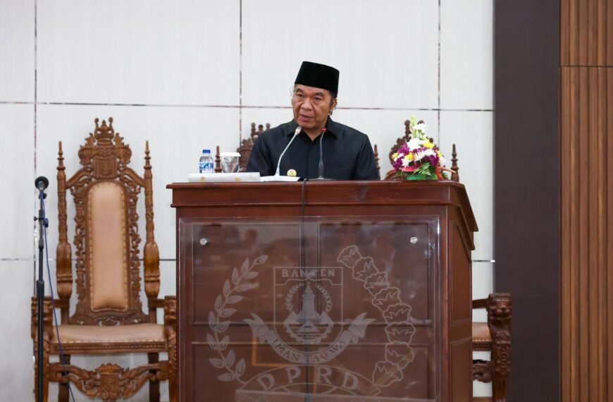 Pj Gubernur Al Muktabar Sampaikan Jawaban Atas…