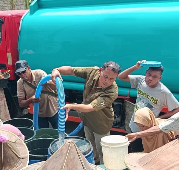 Paguyuban Komando 71 Bagikan 25.000 Liter Air…