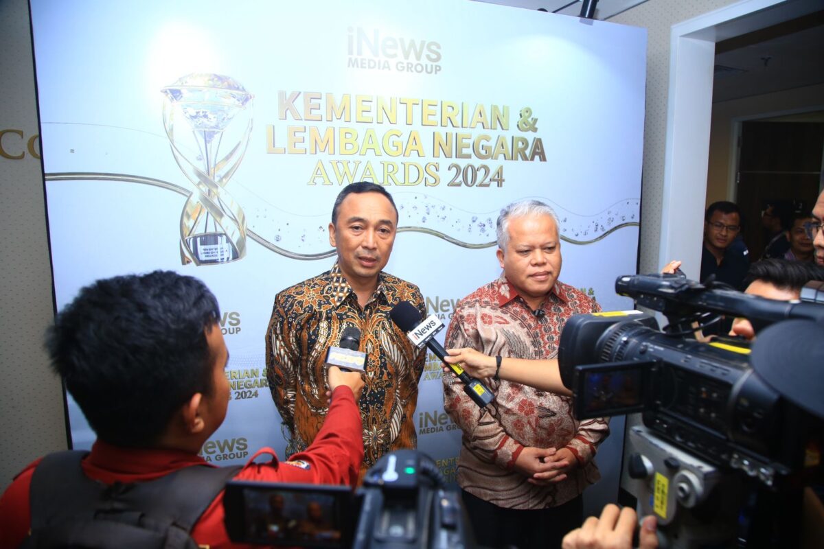 Polri Raih Penghargaan Lembaga Dengan Pelayanan dan…