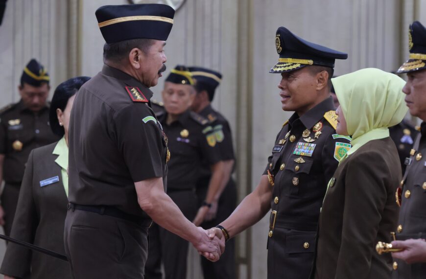 Jaksa Agung Melantik Pejabat Baru: Jaksa Agung…