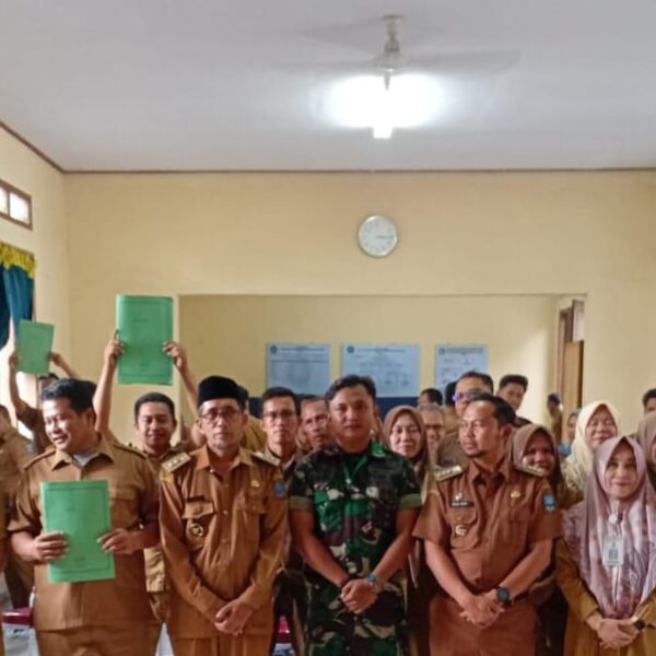 Babinsa Koramil 0602-07/Waringinkurung Sinergi Bersama Perangkat Desa…