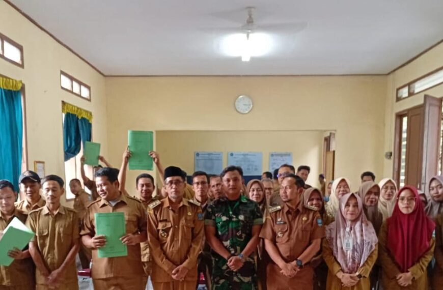 Babinsa Koramil 0602-07/Waringinkurung Sinergi Bersama Perangkat Desa…