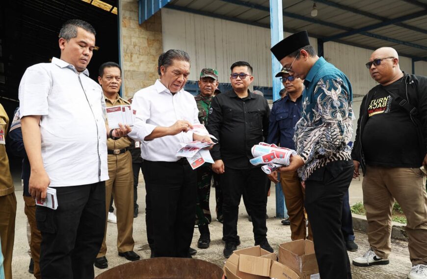 Pj Gubernur Banten Al Muktabar Lakukan Pemusnahan…