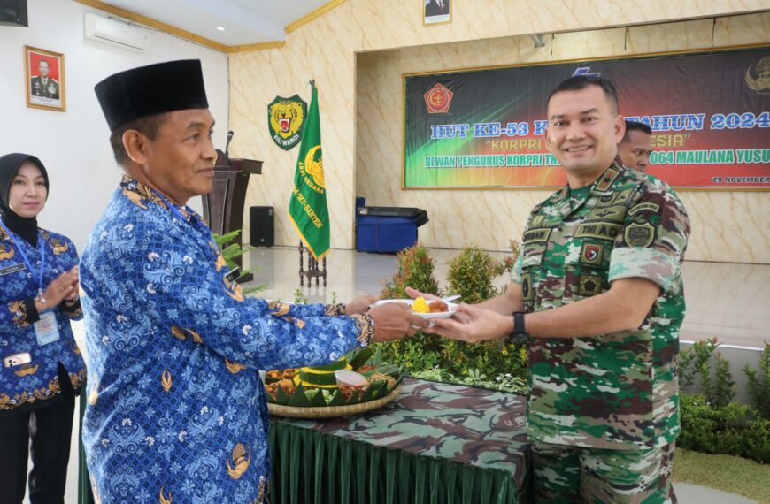 Momen Spesial Jelang Purna Tugas PNS Yusri…