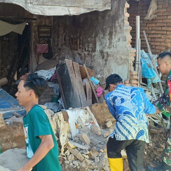 Babinsa Koramil 0602-02/Kasemen Dan Lurah Terumbu Bantu…