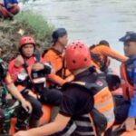 Bersama Tim BPBD, Babinsa Koramil&hellip;