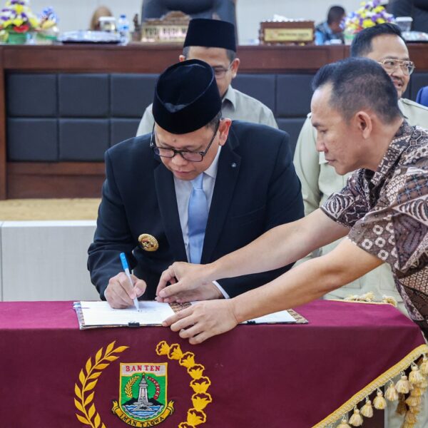Perda Penanaman Modal serta Perda Perlindungan Anak dan…