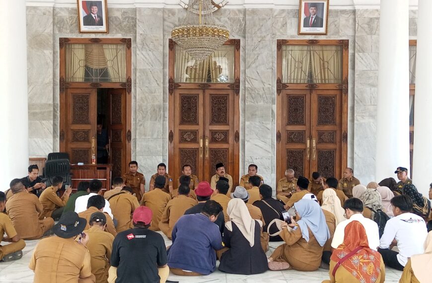 Tuntut Pembayaran Gaji dan Insentif,…