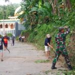 Anggota Babinsa Ajak Masyarakat Bergotong&hellip;