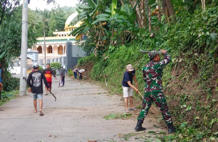 Anggota Babinsa Ajak Masyarakat Bergotong…