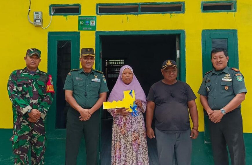 Koramil 0602-17/Carenang Serahkan Kunci Rumah Program Rutilahu…