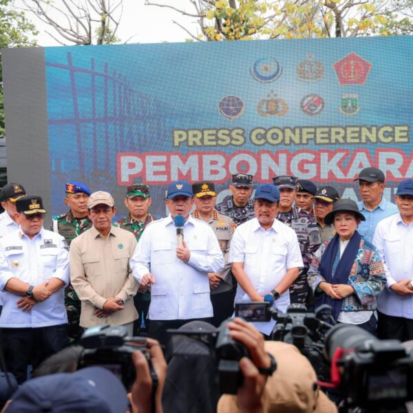 Pembongkaran Pagar Laut Perintah Bapak Presiden