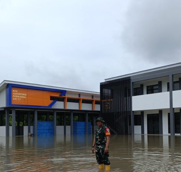 Babinsa Koramil 0602-05/Cipocok Turun Langsung Kelokasi yang Tegenang…