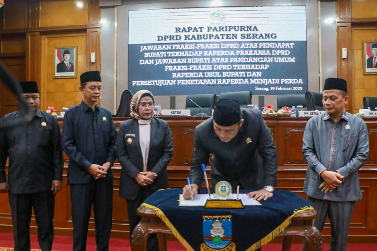 DPRD Tetapkan 3 Raperda menjadi Perda Kabupaten…