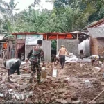 Babinsa Koramil 0602-20/Pamarayan Dampingi Pembangunan…