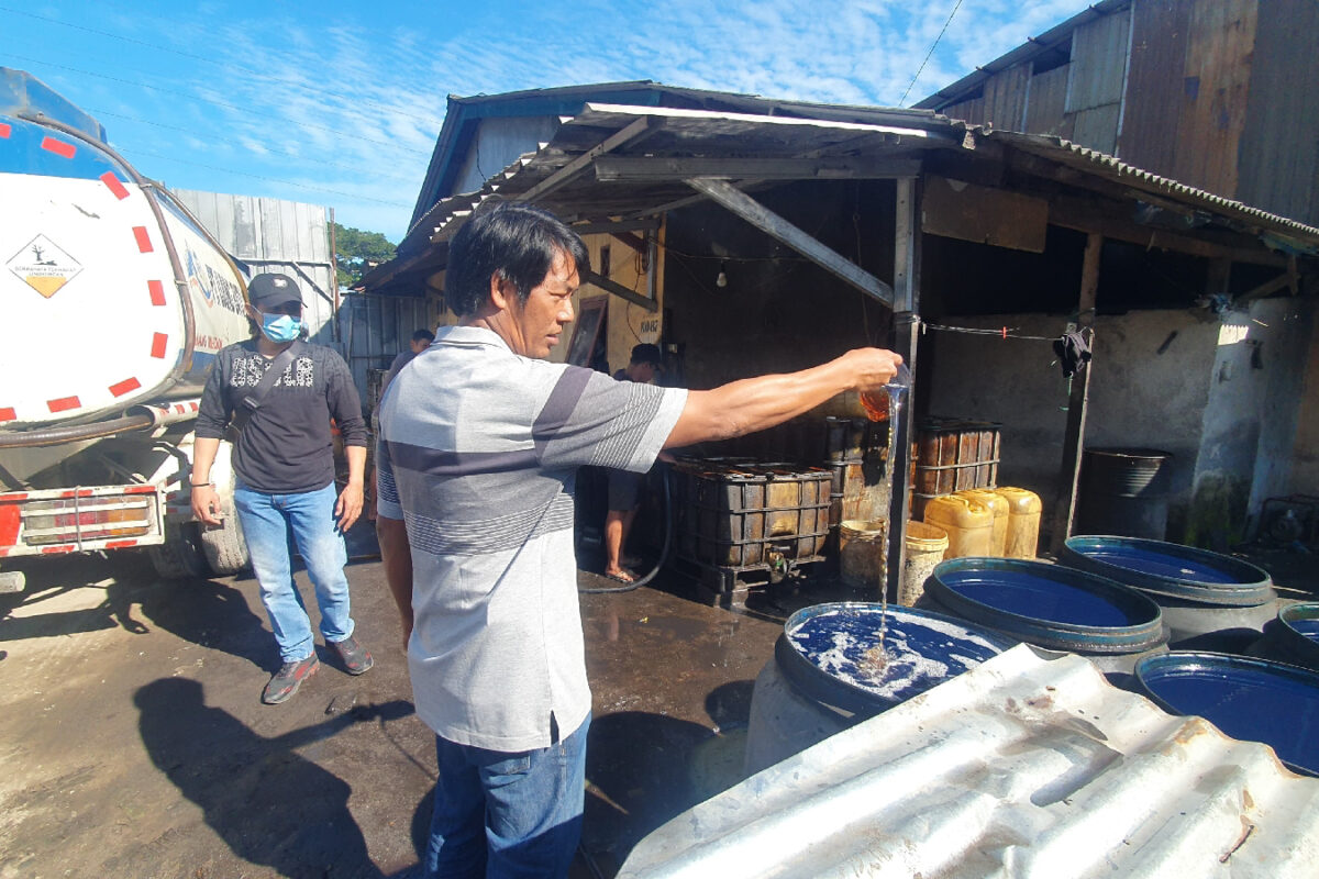 Tidak Berizin, Lapak Oplosan Solar Bersubsidi Digrebek…