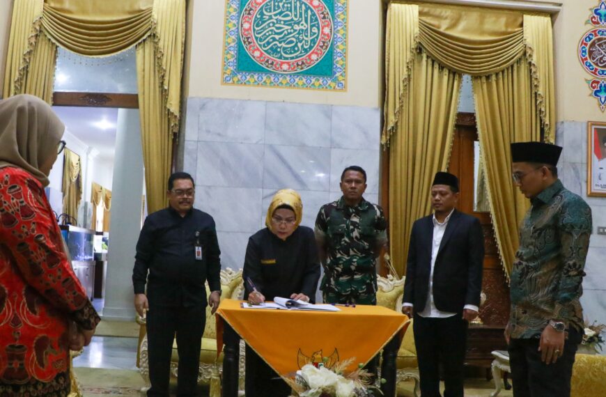 Bupati Tatu Serahkan NPHD untuk&hellip;