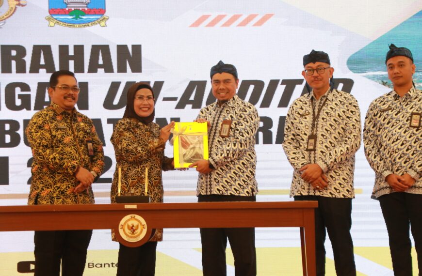 Bupati Serang Serahkan LKPD Unaudited…