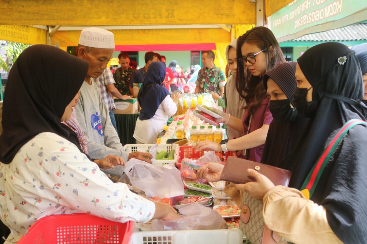 Bazar Korem 064/MY : Stand Kodim 0602/Serang…