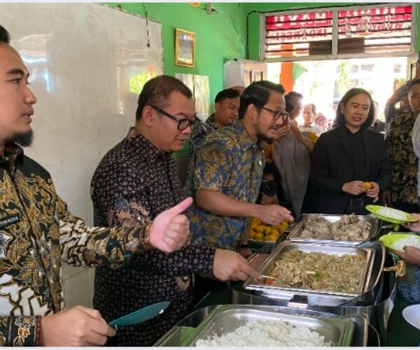 Wali Kota Cilegon Apresiasi Program Makan Bergizi di&hellip;