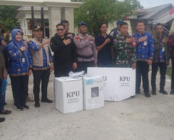 TNI Polri Distribusikan Kotak Suara ke Pulau Terluar