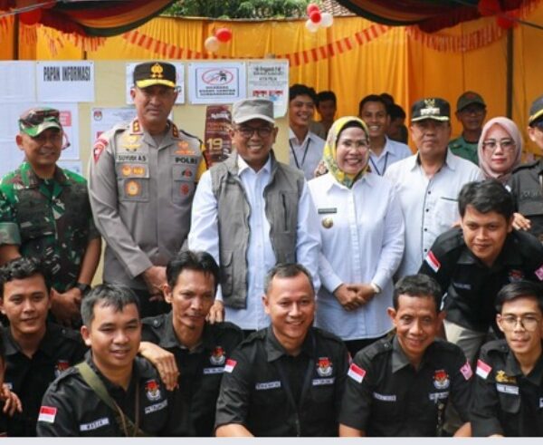 Monitoring Tiga TPS, Bupati Tatu Tegaskan Kawal PSU&hellip;