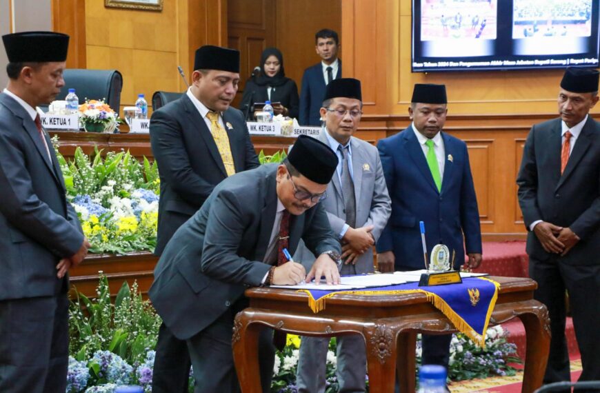 DPRD Tetapkan Bupati-Wabup Serang Terpilih,&hellip;