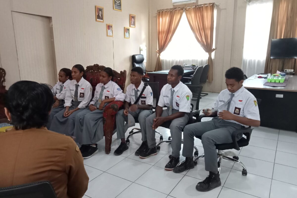 Pelajar Asli Papua di SMKN 1 Kragilan…
