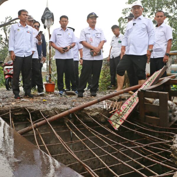 Ditinjau Najib Hamas, Jembatan Cikambuy Bandung Akhirnya…