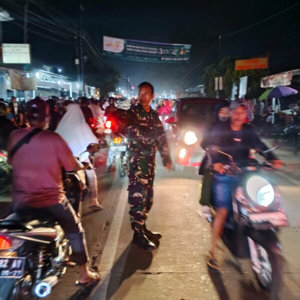 Babinsa Koramil 0602-03/Walantaka Amankan Pawai Obor Peringatan…