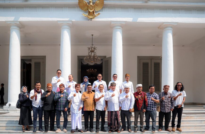 Terima Aliansi Masyarakat Adat Nusantara,…