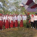 Anggota Koramil 0110/Labuan, memeriahkan Lomba Gerak Jalan Dalam Rangka HUT Ke-80 RI di Kecamatan Labuan