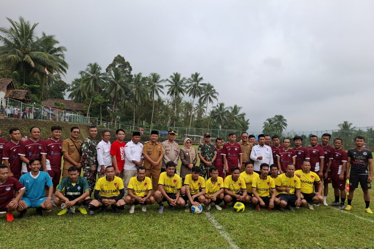 Pembukaan Tournament Sepak Bola PEMDES CUP  Tahun…