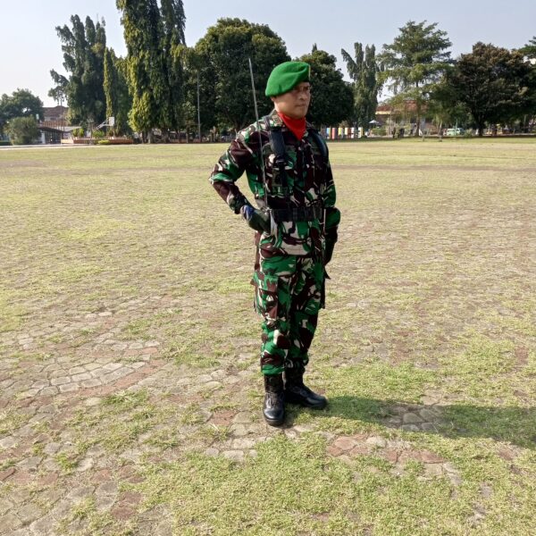 Jelang Upacara HUT Ke-80 RI Danramil 0106/Menes Kodim…