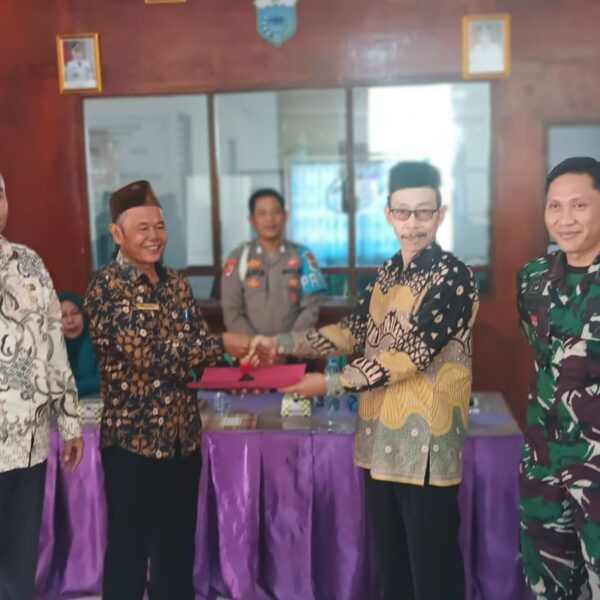 Danramil 0111/Pagelaran Kodim 0601/Pandeglang Hadiri Sertijab Kepala…
