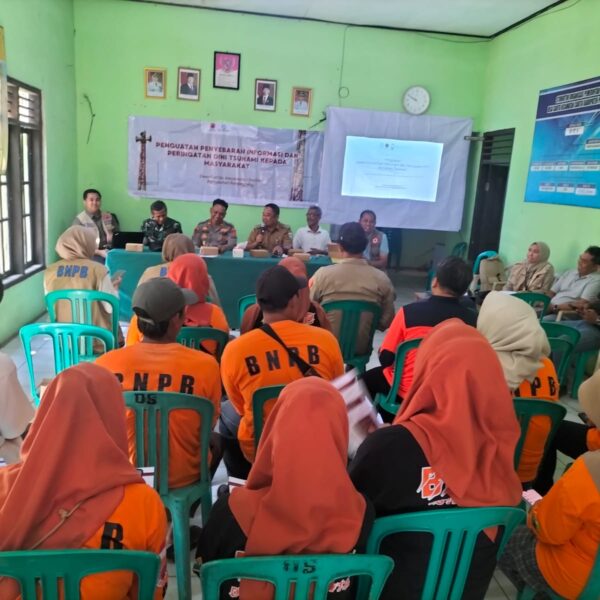 Anggota Babinsa Koramil 0110/Labuan Kodim 0601/Pandeglang melaksanakan…