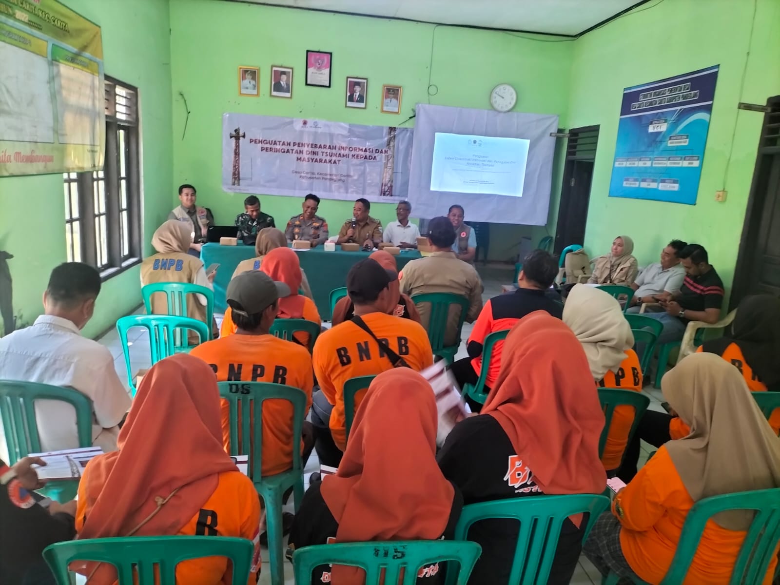 Anggota Babinsa Koramil 0110/Labuan Kodim 0601/Pandeglang melaksanakan “SOSIALISASI”…
