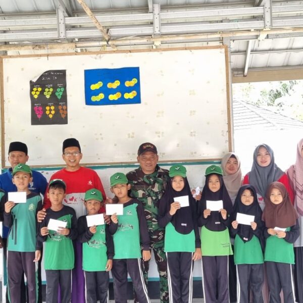 Sertu Eri Piatna Babinsa Koramil 0116/Cikeusik Kodim…