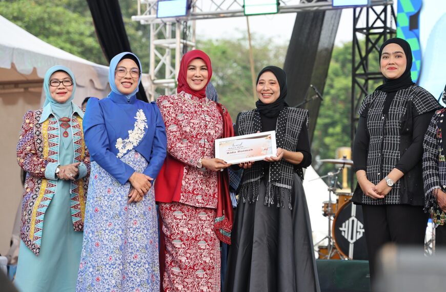 Ketua Dekranasda Provinsi Banten Tinawati…
