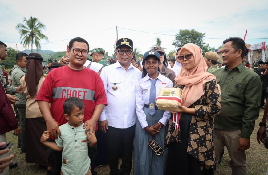 Hadiri Penutupan TMMD Ke-125, Gubernur Banten Andra…