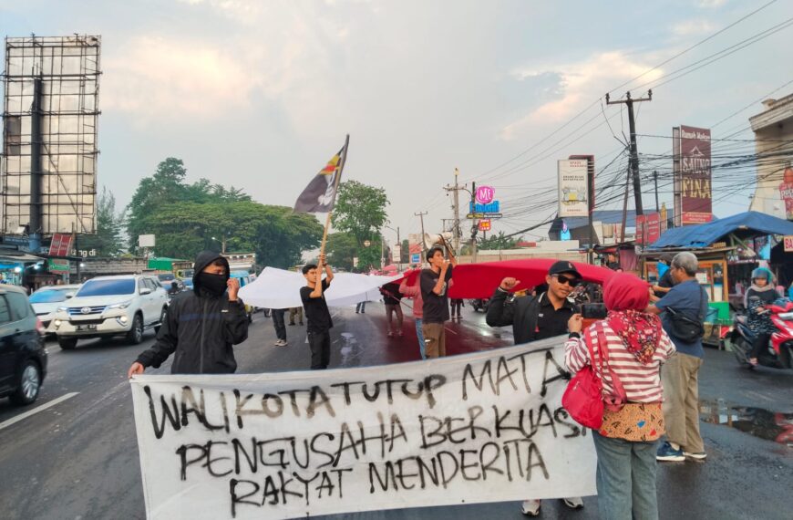 Desak Walikota Serang Hentikan Mega…
