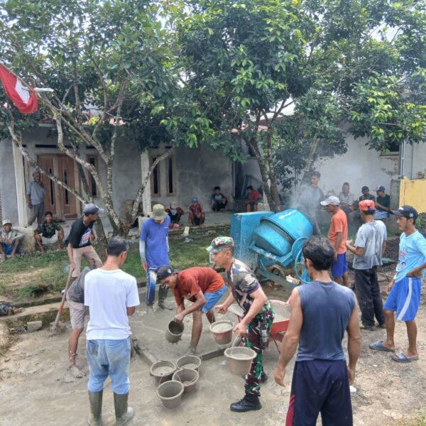 Gotong Royong Babinsa Koramil 0104/Cimanuk Kodim 0601/Pandeglang…