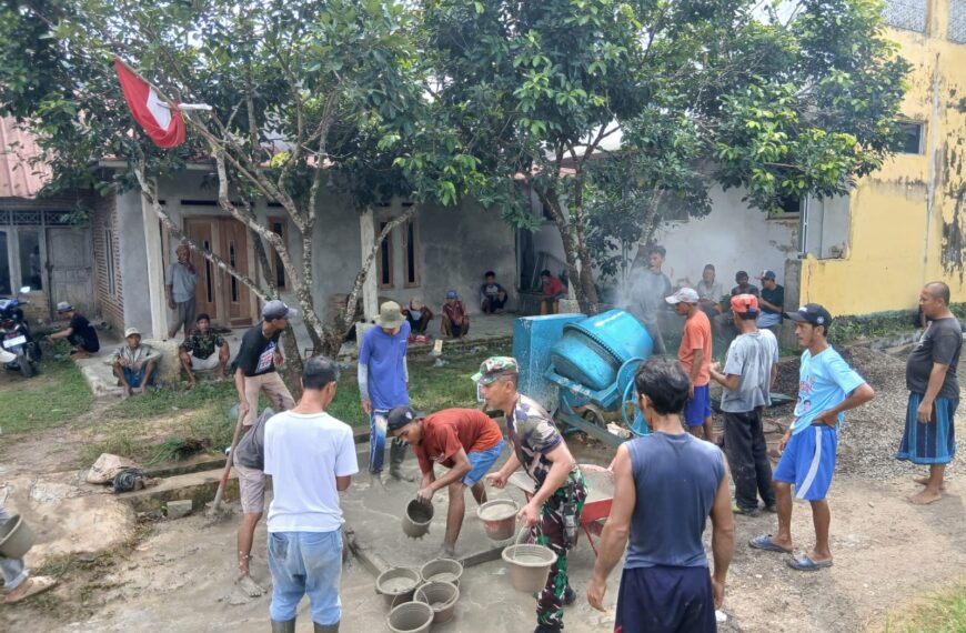 Gotong Royong Babinsa Koramil 0104/Cimanuk Kodim 0601/Pandeglang…