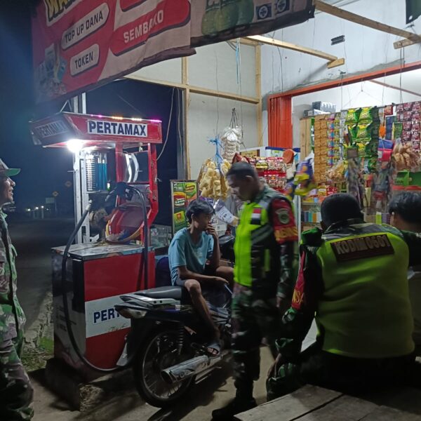 Patroli Gabungan Babinsa Koramil 0116/Cikeusik Kodim 0601/Pandeglang Bersama…