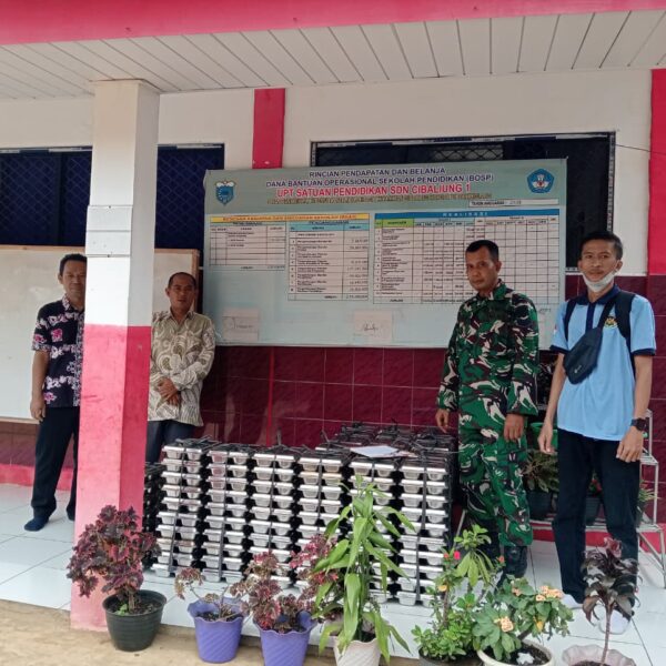 Anggota Babinsa Koramil 0113/Cibaliung Kodim 0601/Pandeglang Program&hellip;