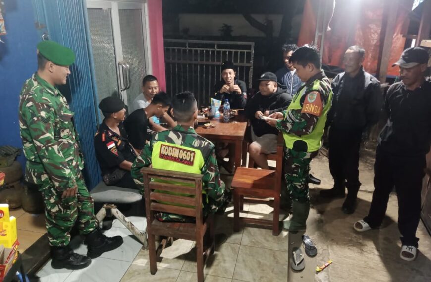 Anggota Babinsa 0114/Cigeulis Kodim 0601/Pandeglang Gelar Patroli…