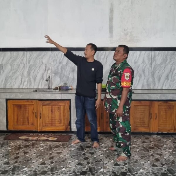 Sertu Eri Piatna Babinsa Koramil 0116/Cikeusik Laksanakan…