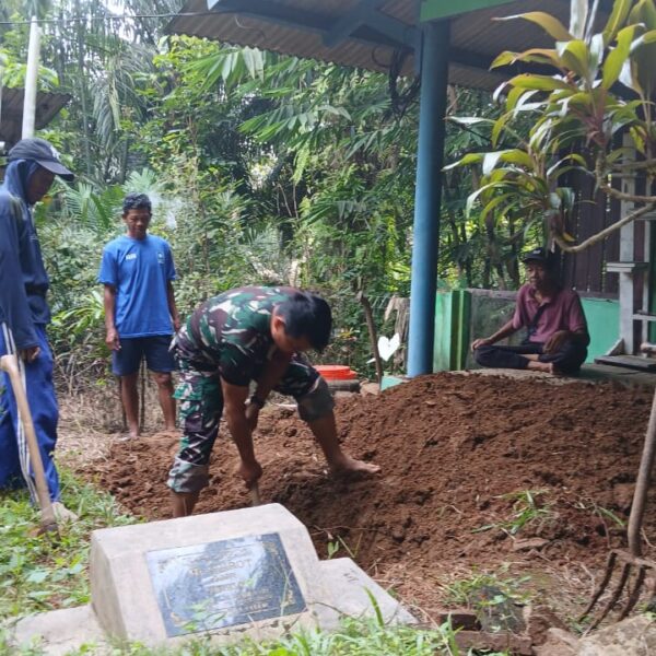 Sertu Aan Samsudi Babinsa Koramil 0114/Cigeulis Bersama…