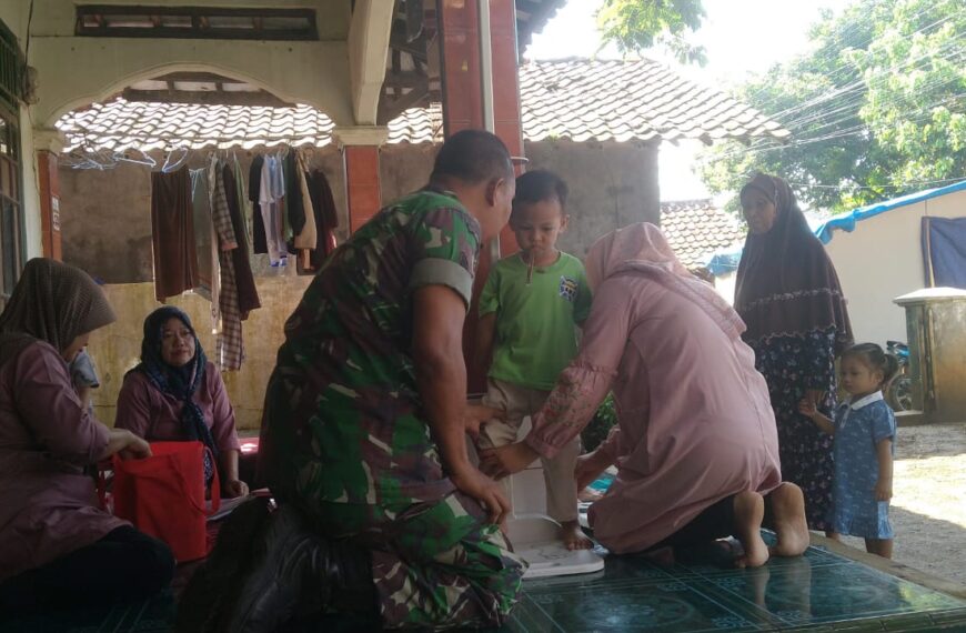 Babinsa Kelurahan Karaton Monitoring Kegiatan Posyandu Melati…